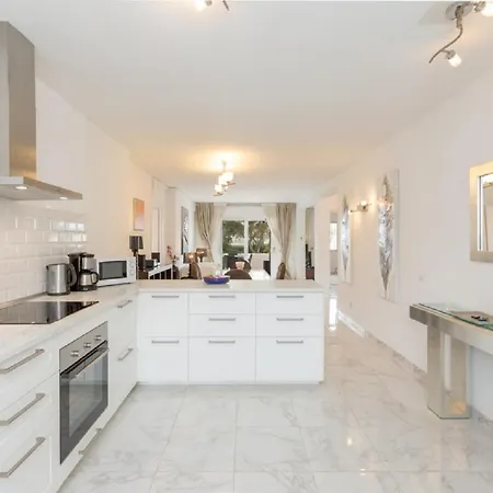 Apartment Andalucia Garden Puerto Banus With Sea Views